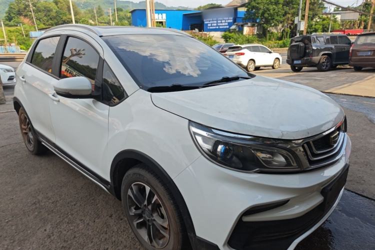 Used Geely Auto Vision X3 2019 Upgraded Model 1.5L CVT Prestige Version Front Right 45 Deg