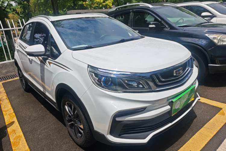 Used Geely Auto Vision X3 2019 Upgraded Model 1.5L Manual Luxury Version Front Right 45 Deg