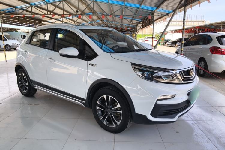 Used Geely Auto Vision X3 2019 Upgraded Model 1.5L Manual Luxury Version Front Right 45 Deg
