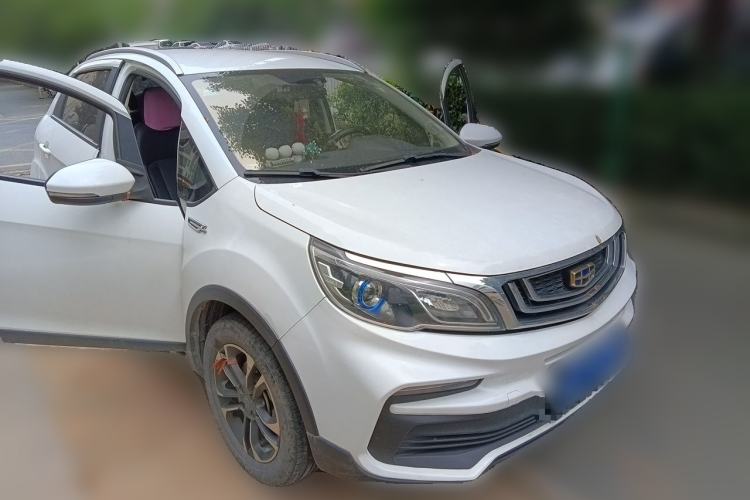 Used Geely Auto Vision X3 2019 Upgraded Model 1.5L CVT Elite Version Front Right 45 Deg