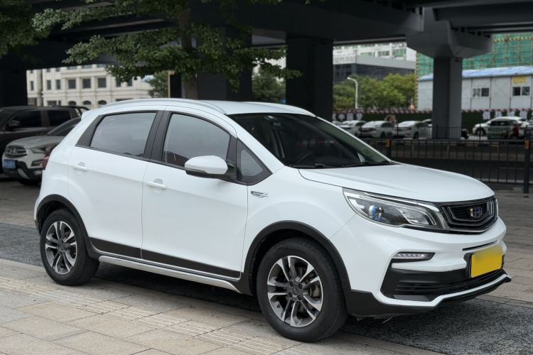 Used Geely Auto Vision X3 2019 Upgraded Model 1.5L CVT Elite Version Front Right 45 Deg