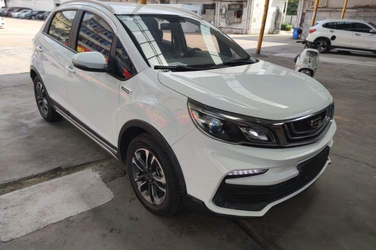 Used Geely Auto Vision X3 2019 Upgraded Model 1.5L CVT Elite Version Front Right 45 Deg