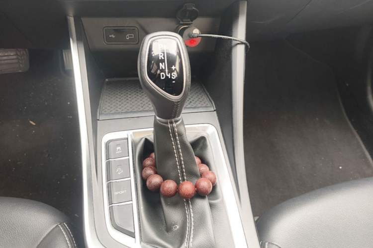 Used Geely Auto Vision X3 2019 Upgraded Model 1.5L CVT Elite Version Gear Lever