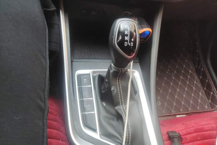 Used Geely Auto Vision X3 2019 Upgraded Model 1.5L CVT Prestige Version Gear Lever