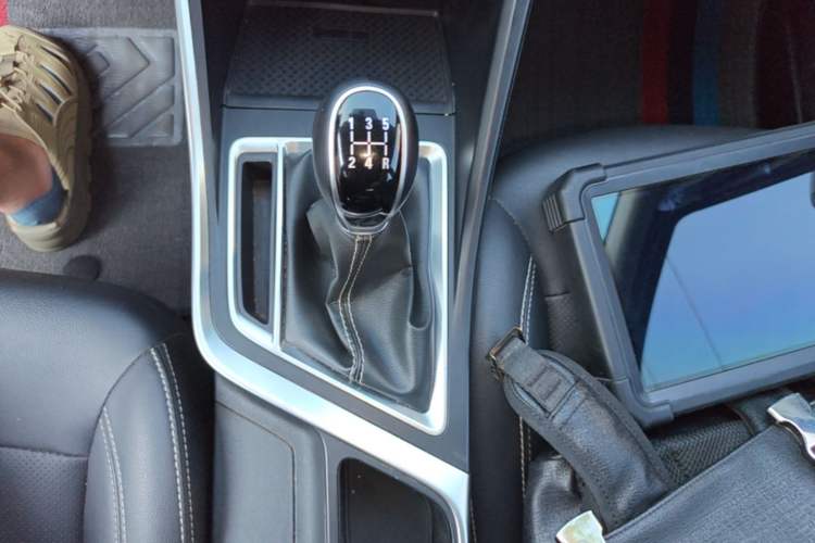 Used Geely Auto Vision X3 2019 Upgraded Model 1.5L Manual Elite Version Gear Lever