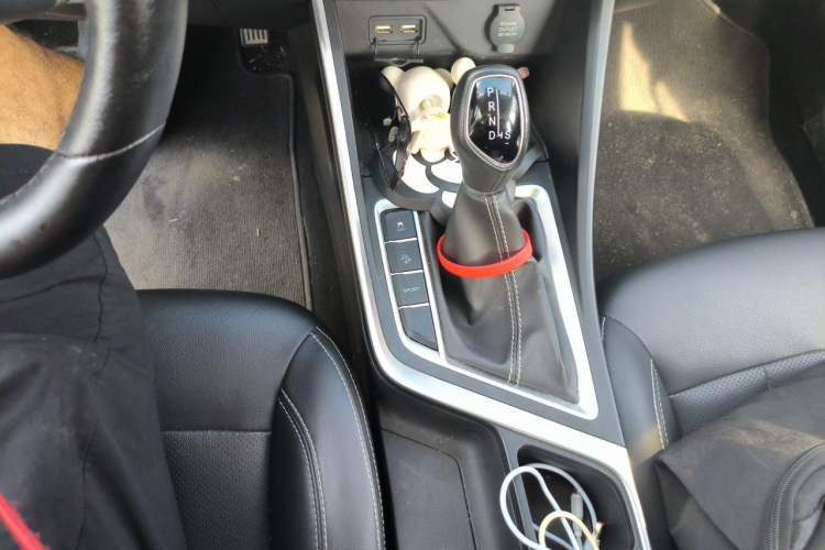 Used Geely Auto Vision X3 2019 Upgraded Model 1.5L CVT Elite Version Gear Lever