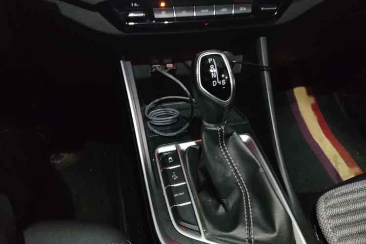 Used Geely Auto Vision X3 2019 Upgraded Model 1.5L CVT Elite Version Gear Lever