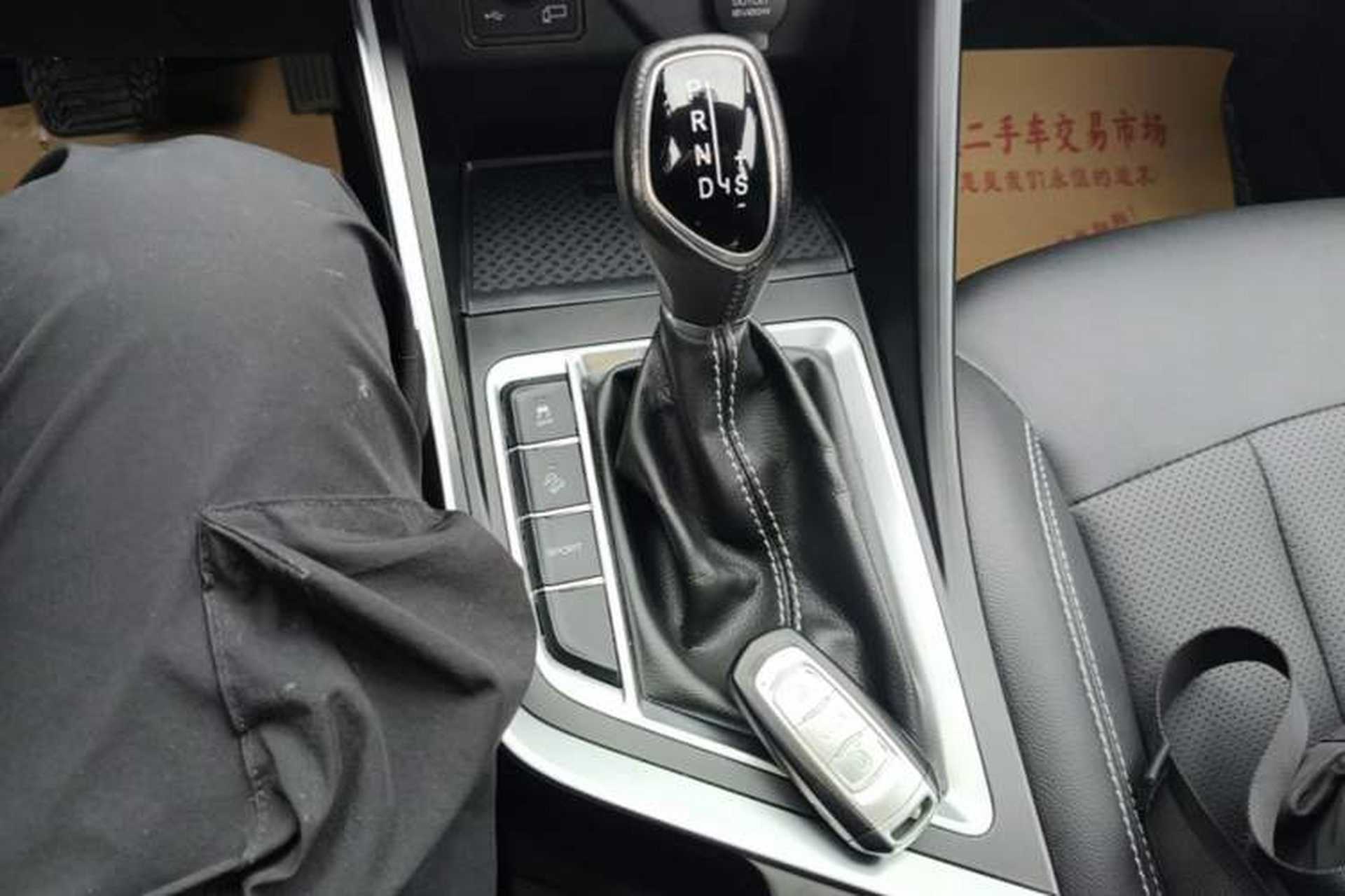 Used Geely Auto Vision X3 2019 Upgraded Model 1.5L CVT Elite Version Gear Lever