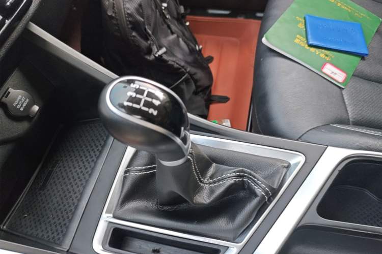 Used Geely Auto Vision X3 2019 Upgraded Model 1.5L Manual Elite Version Gear Lever