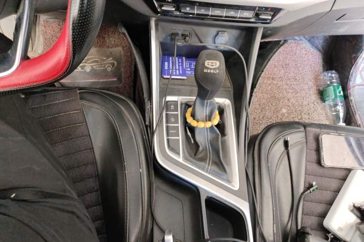 Used Geely Auto Vision X3 2019 Upgraded Model 1.5L CVT Prestige Version Gear Lever