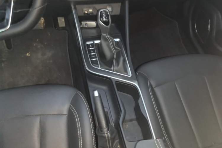Used Geely Auto Vision X3 2019 Upgraded Model 1.5L CVT Elite Version Gear Lever