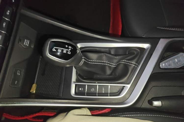 Used Geely Auto Vision X3 2019 Upgraded Model 1.5L CVT Prestige Version Gear Lever