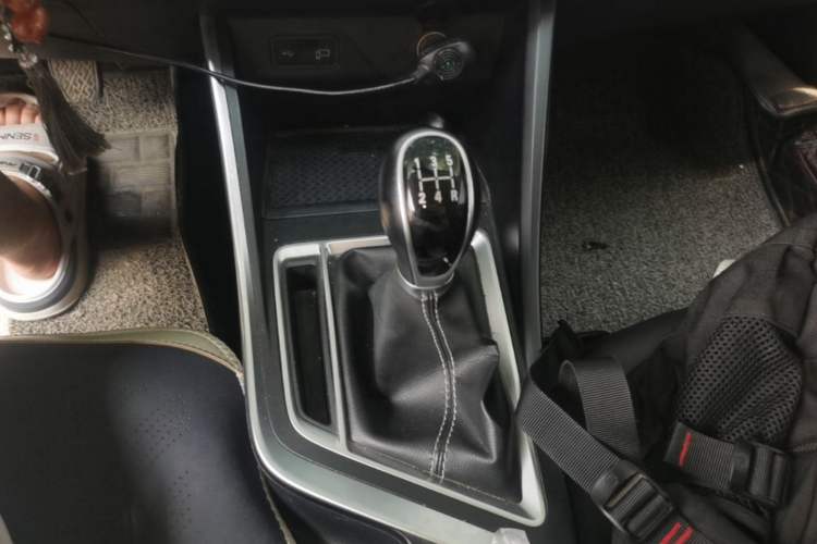Used Geely Auto Vision X3 2019 Upgraded Model 1.5L Manual Elite Version Gear Lever