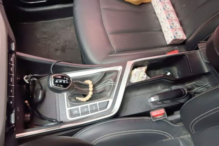 Used Geely Auto Vision X3 2019 Upgraded Model 1.5L CVT Elite Version Gear Lever