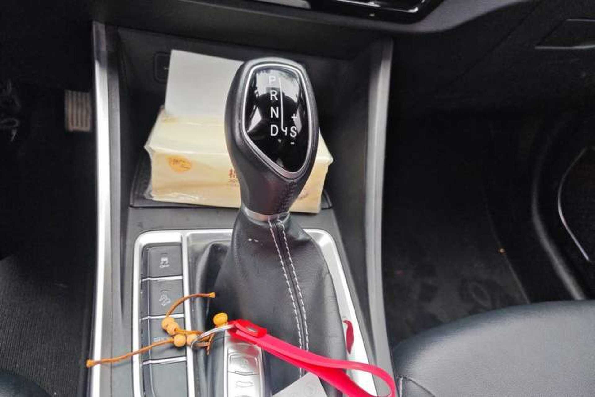 Used Geely Auto Vision X3 2019 Upgraded Model 1.5L CVT Prestige Version Gear Lever