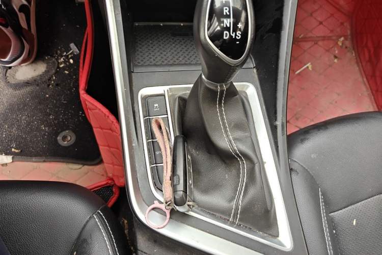 Used Geely Auto Vision X3 2019 Upgraded Model 1.5L CVT Prestige Version Gear Lever