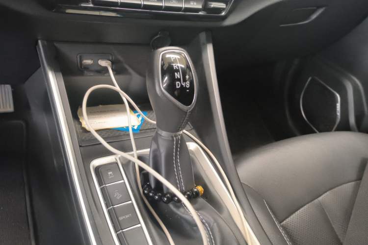 Used Geely Auto Vision X3 2019 Upgraded Model 1.5L CVT Elite Version Gear Lever
