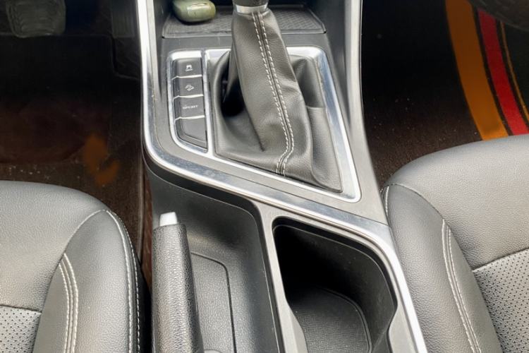 Used Geely Auto Vision X3 2019 Upgraded Model 1.5L CVT Elite Version Gear Lever