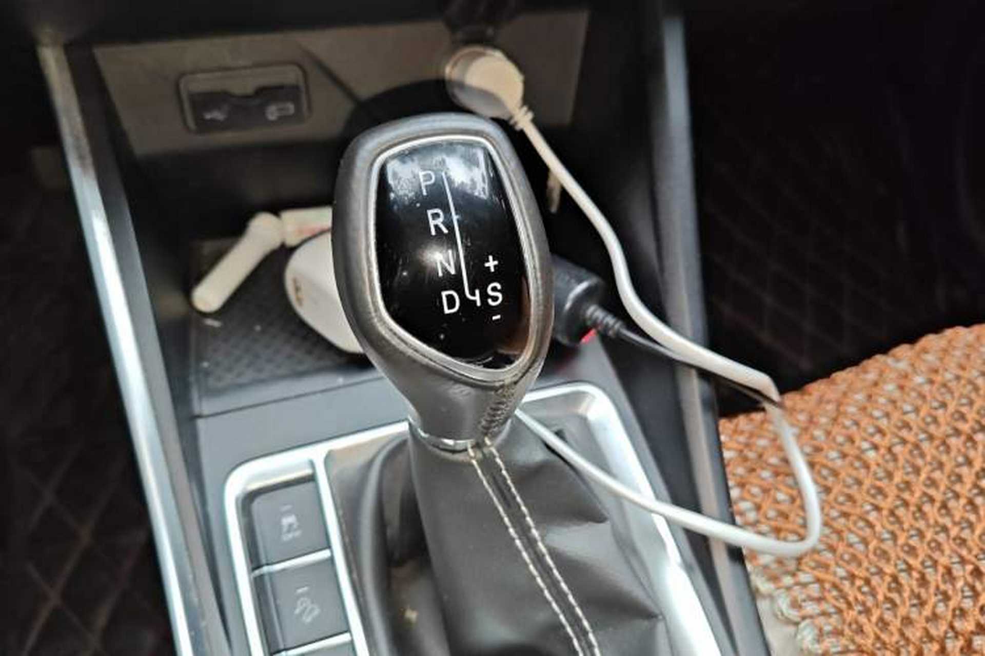 Used Geely Auto Vision X3 2019 Upgraded Model 1.5L CVT Elite Version Gear Lever
