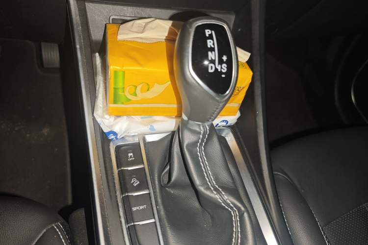 Used Geely Auto Vision X3 2019 Upgraded Model 1.5L CVT Prestige Version Gear Lever