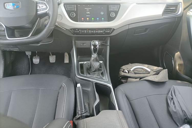 Used Geely Auto Vision X3 2019 Upgraded Model 1.5L Manual Elite Version Gear Lever