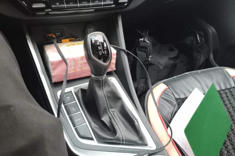 Used Geely Auto Vision X3 2019 Upgraded Model 1.5L CVT Prestige Version Gear Lever