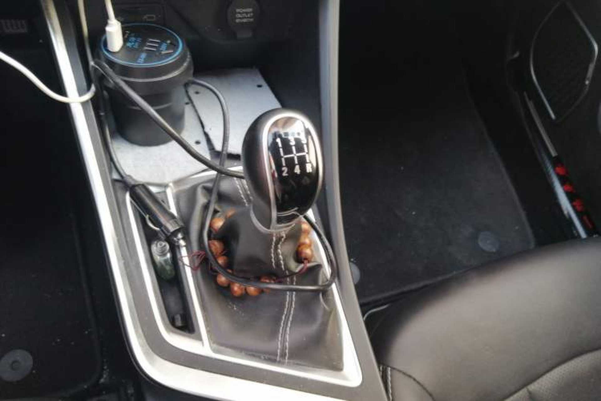 Used Geely Auto Vision X3 2019 Upgraded Model 1.5L Manual Luxury Version Gear Lever