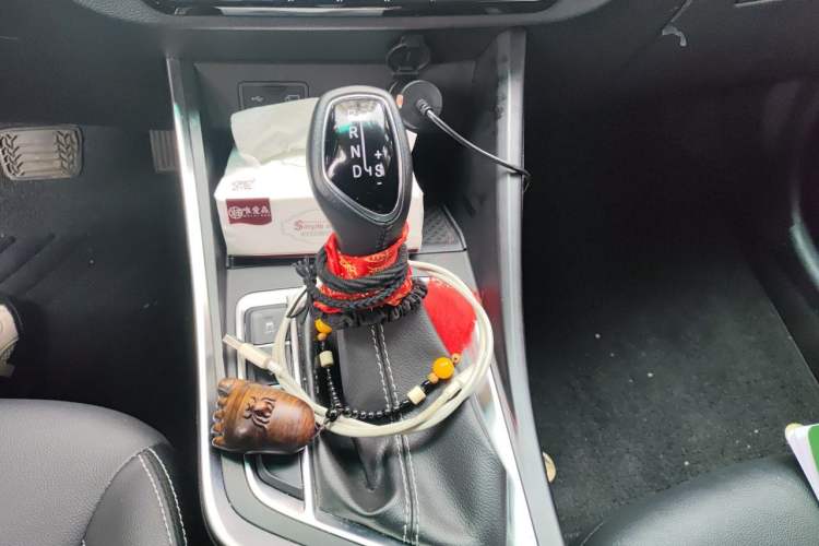 Used Geely Auto Vision X3 2019 Upgraded Model 1.5L CVT Elite Version Gear Lever