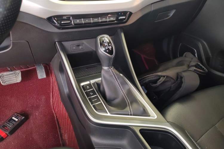 Used Geely Auto Vision X3 2019 Upgraded Model 1.5L CVT Elite Version Gear Lever