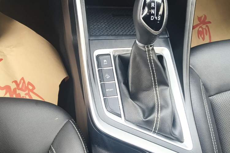 Used Geely Auto Vision X3 2019 Upgraded Model 1.5L CVT Elite Version Gear Lever