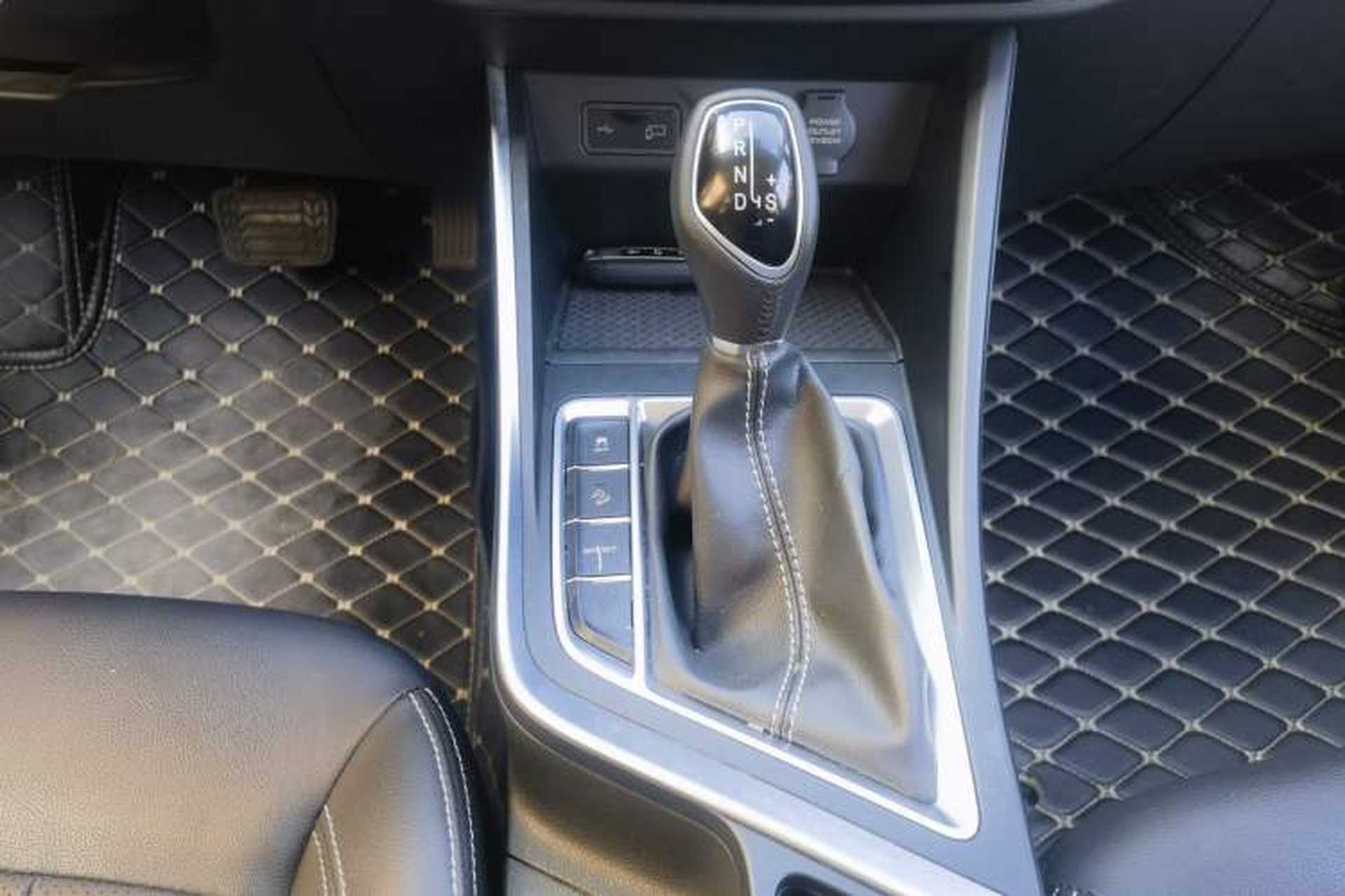 Used Geely Auto Vision X3 2019 Upgraded Model 1.5L CVT Prestige Version Gear Lever