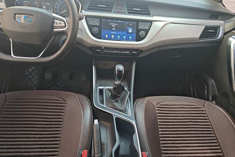 Used Geely Auto Vision X3 2019 Upgraded Model 1.5L Manual Elite Version Gear Lever