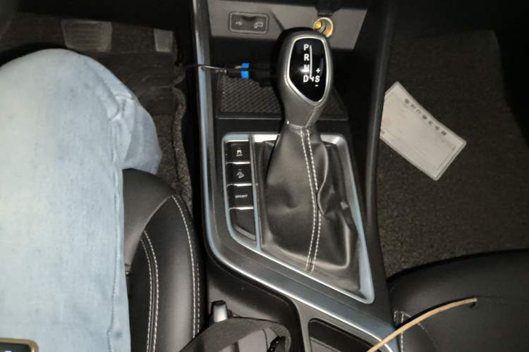 Used Geely Auto Vision X3 2019 Upgraded Model 1.5L CVT Elite Version Gear Lever