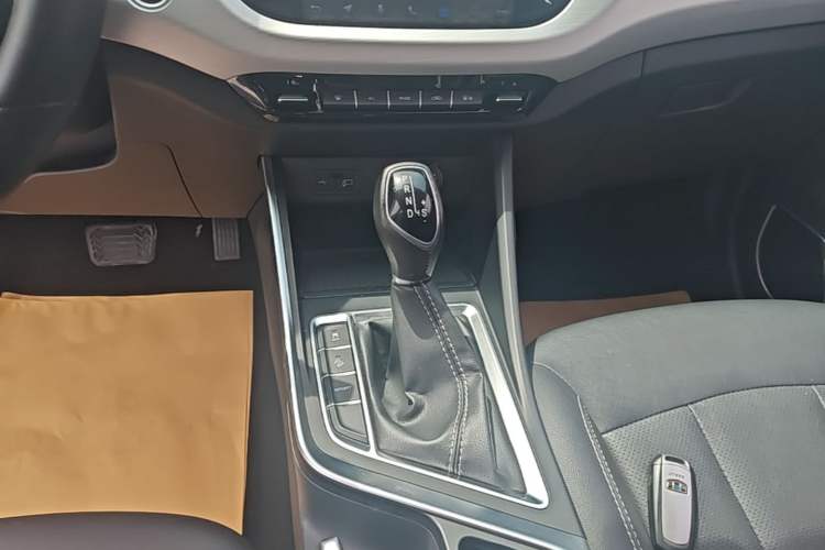 Used Geely Auto Vision X3 2019 Upgraded Model 1.5L CVT Prestige Version Gear Lever