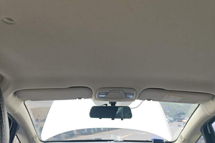 Used Geely Auto Vision X3 2019 Upgraded Model 1.5L Manual Elite Version Headliner