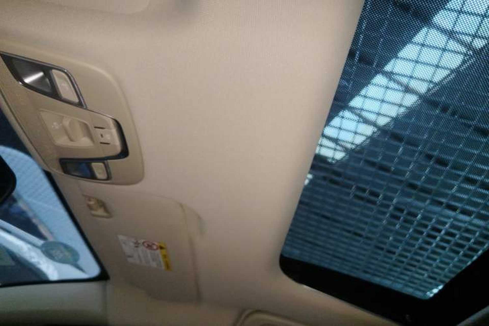 Used Geely Auto Vision X3 2019 Upgraded Model 1.5L Manual Luxury Version Headliner