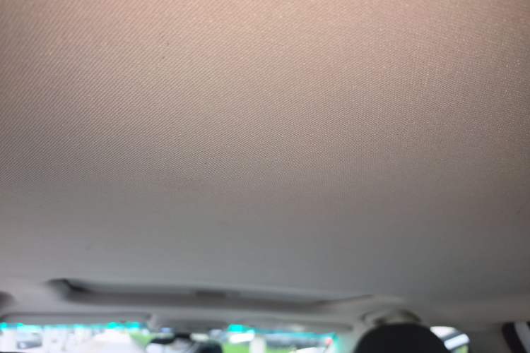 Used Geely Auto Vision X3 2019 Upgraded Model 1.5L Manual Luxury Version Headliner