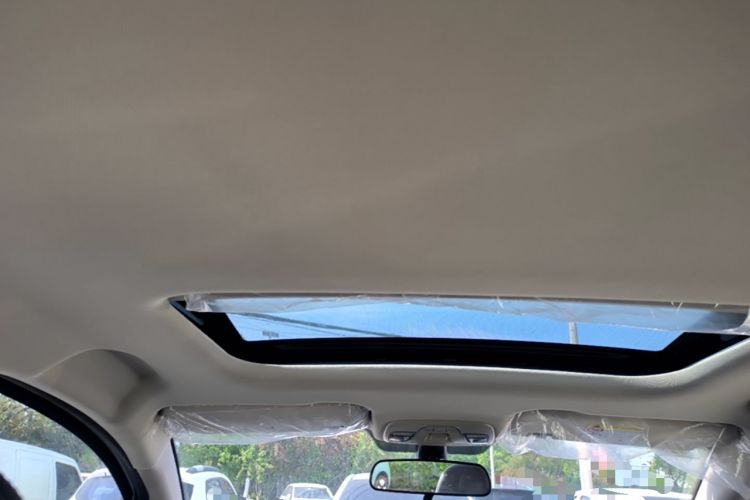 Used Geely Auto Vision X3 2019 Upgraded Model 1.5L Manual Luxury Version Headliner