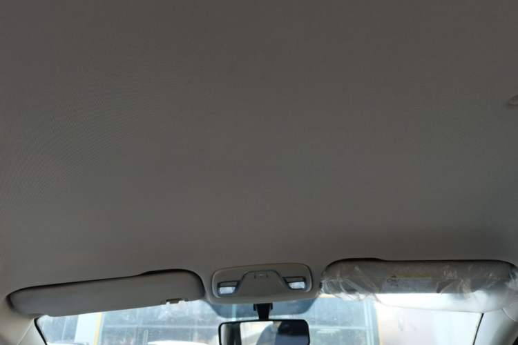 Used Geely Auto Vision X3 2019 Upgraded Model 1.5L Manual Elite Version Headliner