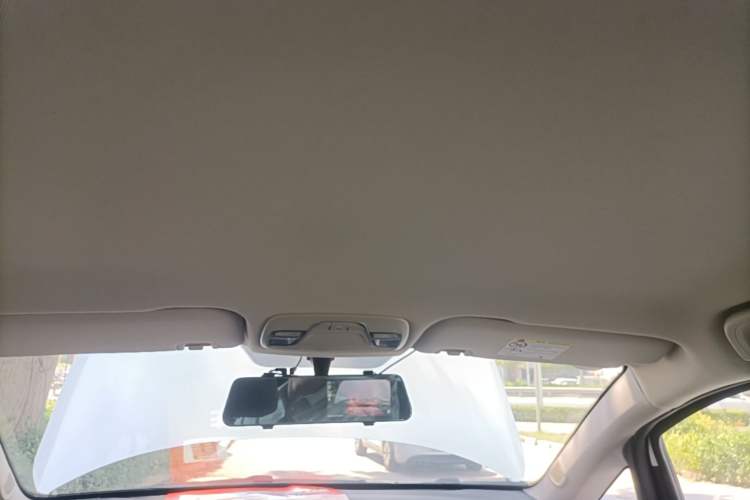 Used Geely Auto Vision X3 2019 Upgraded Model 1.5L Manual Elite Version Headliner