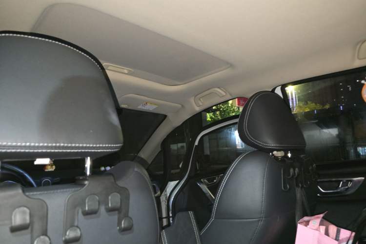 Used Geely Auto Vision X3 2019 Upgraded Model 1.5L Manual Luxury Version Headliner