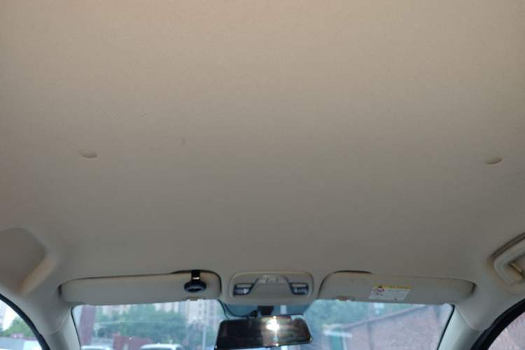 Used Geely Auto Vision X3 2019 Upgraded Model 1.5L Manual Elite Version Headliner