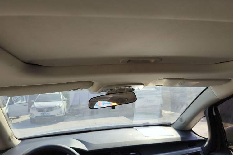 Used Geely Auto Vision X3 2019 Upgraded Model 1.5L Manual Luxury Version Headliner
