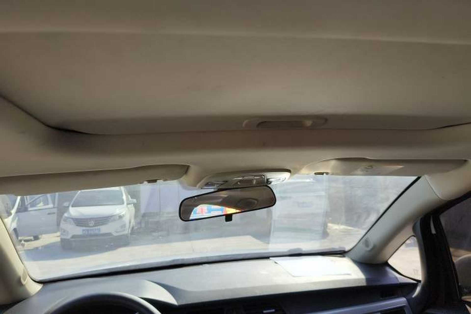 Used Geely Auto Vision X3 2019 Upgraded Model 1.5L Manual Luxury Version Headliner