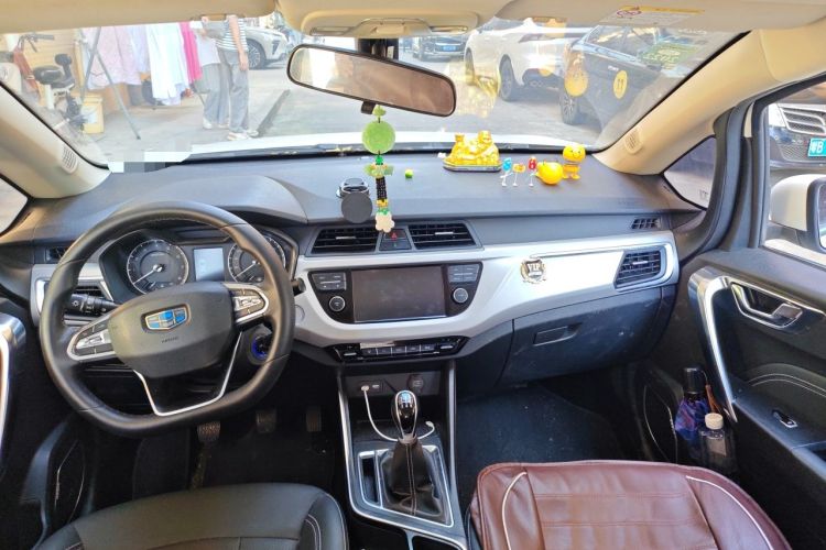Used Geely Auto Vision X3 2019 Upgraded Model 1.5L Manual Luxury Version Headliner