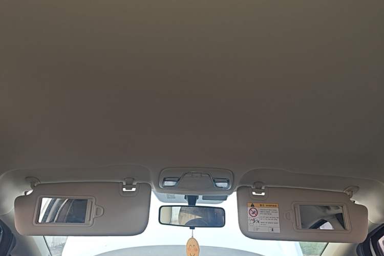 Used Geely Auto Vision X3 2019 Upgraded Model 1.5L Manual Elite Version Headliner