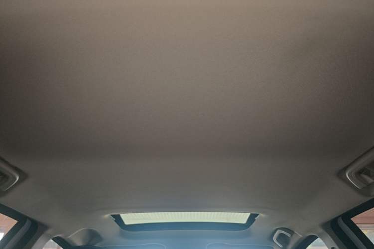 Used Geely Auto Vision X3 2019 Upgraded Model 1.5L Manual Luxury Version Headliner