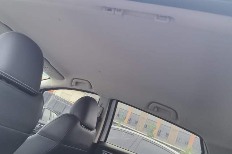 Used Geely Auto Vision X3 2019 Upgraded Model 1.5L Manual Elite Version Headliner