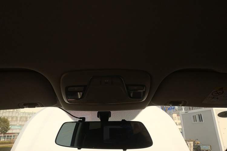 Used Geely Auto Vision X3 2019 Upgraded Model 1.5L Manual Elite Version Headliner