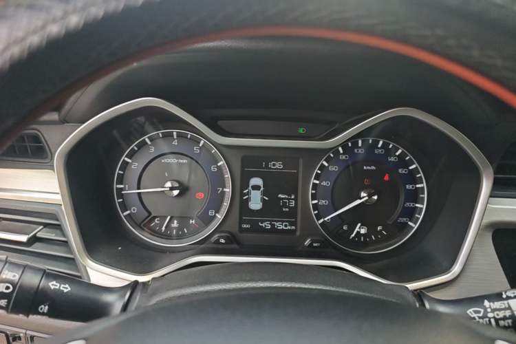 Used Geely Auto Vision X3 2019 Upgraded Model 1.5L Manual Elite Version Instrument Cluster